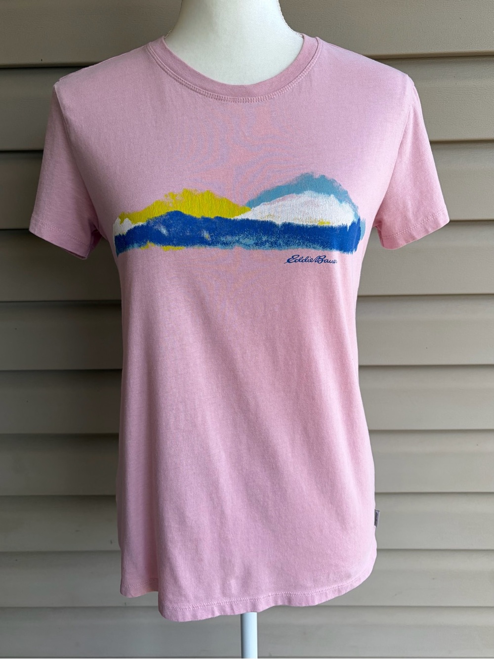 β’Eddie Bauerβ’ Ladies Pink Mountain Graphic Short Sleeve T-Shirt - Size Small